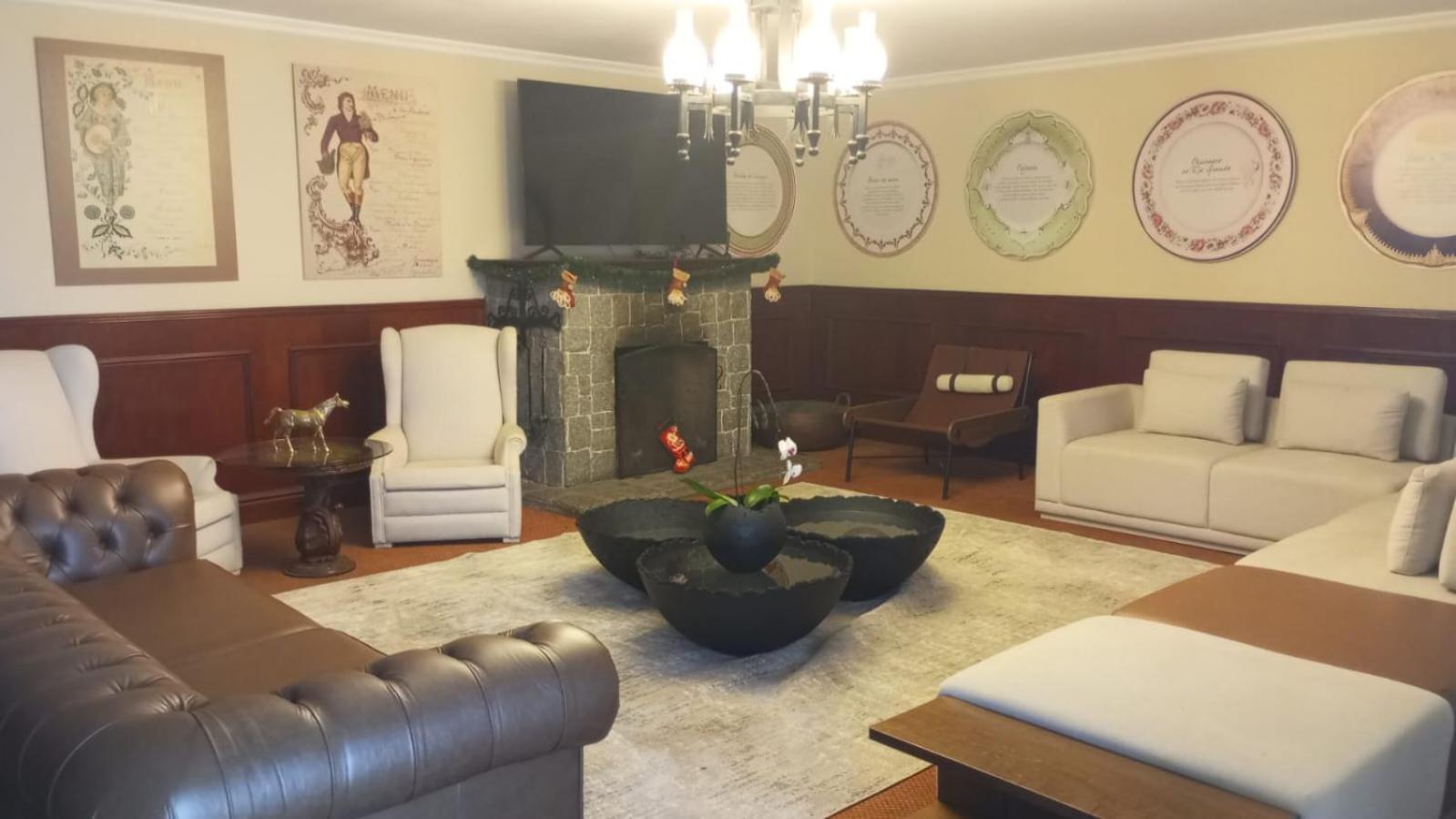 Hotel Chateau Campos do Jordão Екстериор снимка