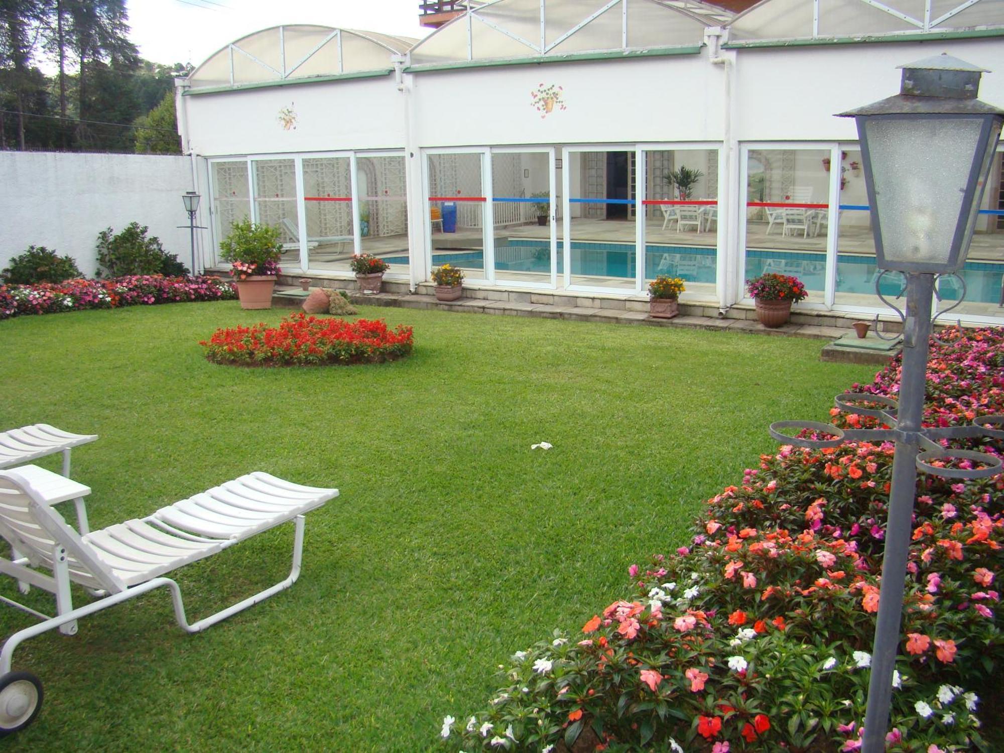Hotel Chateau Campos do Jordão Екстериор снимка
