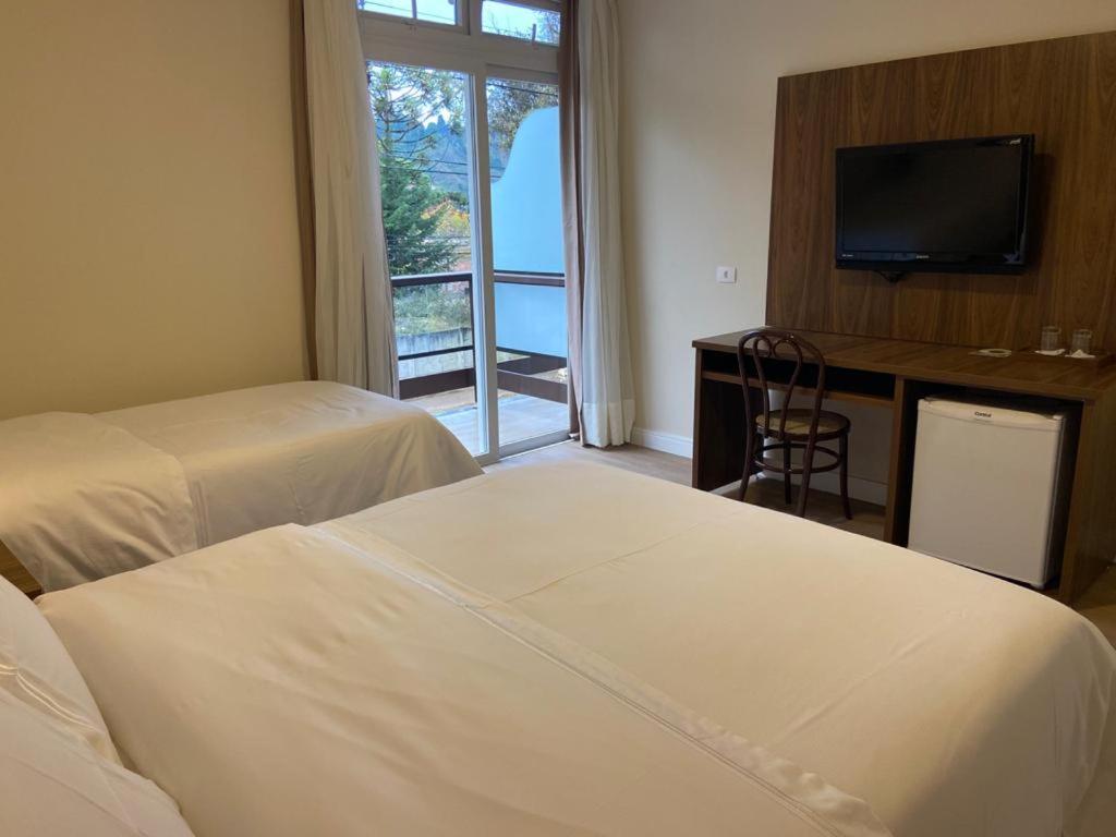 Hotel Chateau Campos do Jordão Екстериор снимка